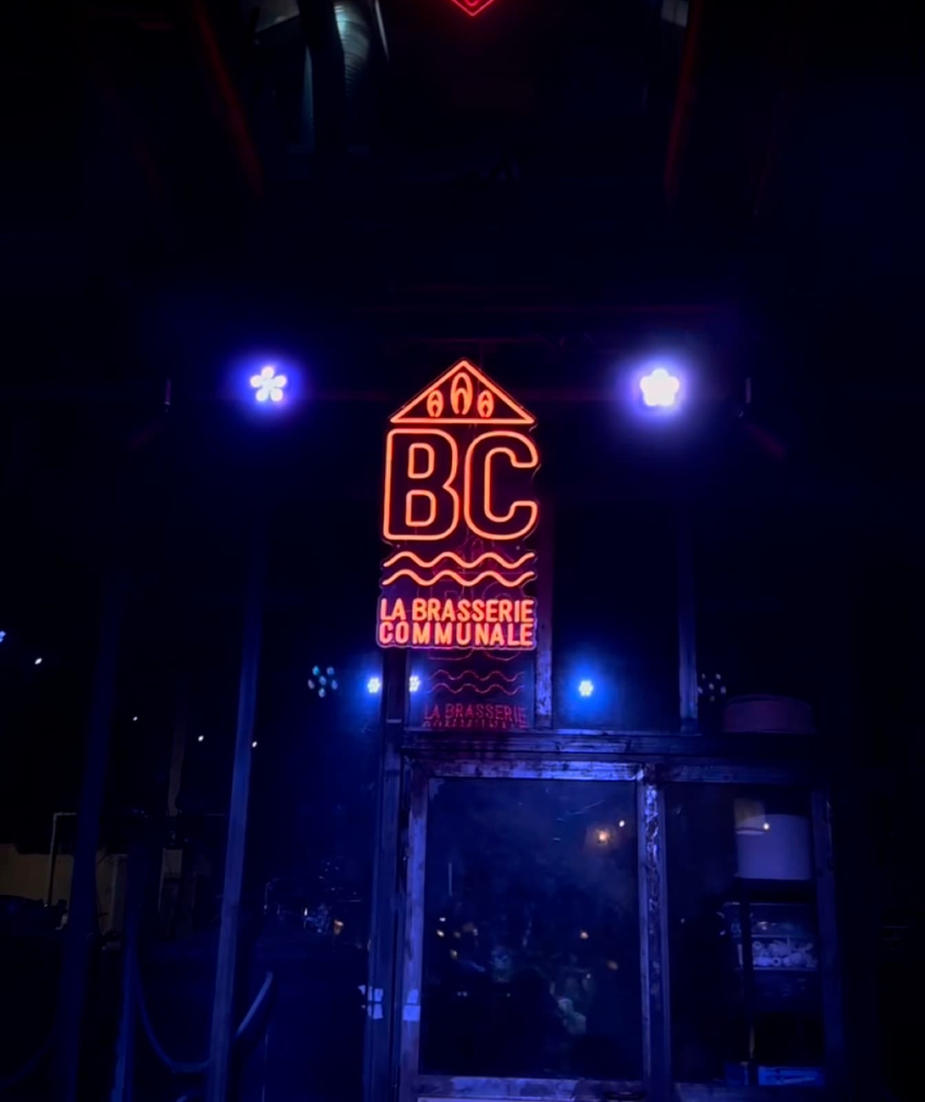 Enseigne néon BC, La Brasserie Communale