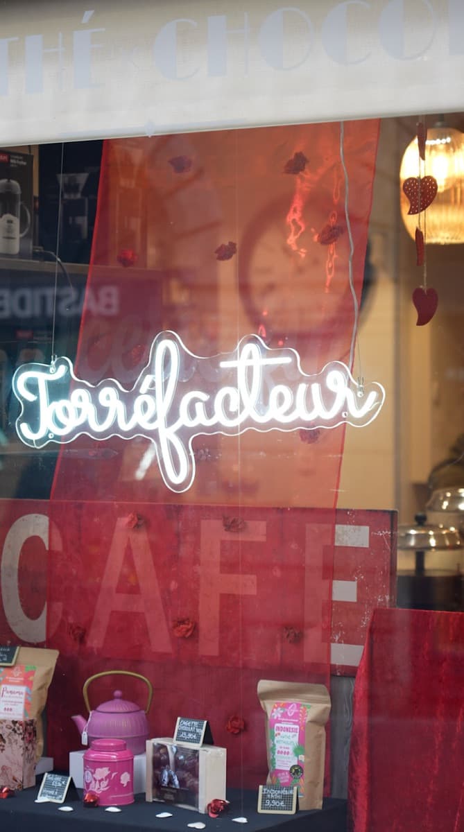 Enseigne néon cursive « Torréfacteur » en devanture